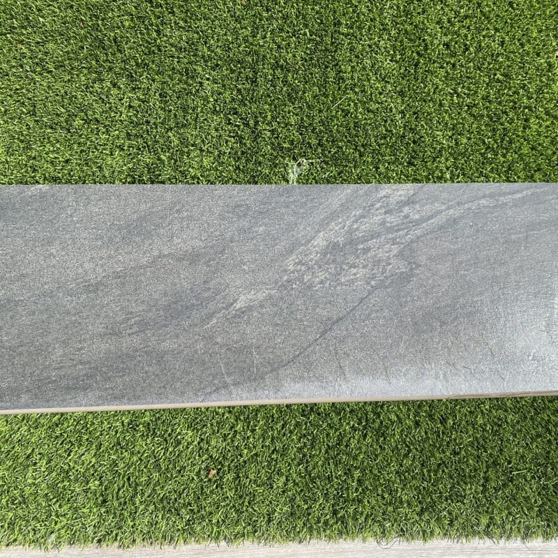 Terrain Anthracite Porcelain Step